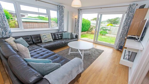 Swallows Croyde 3 Bedrooms, Sleeps 6, Beach Chalet