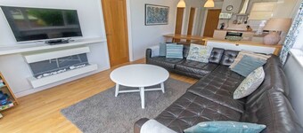 Swallows Croyde 3 Bedrooms, Sleeps 6, Beach Chalet