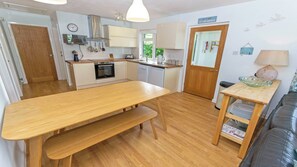 Interior - Swallows Croyde 3 Bedrooms, Sleeps 6, Beach Chalet (Braunton)