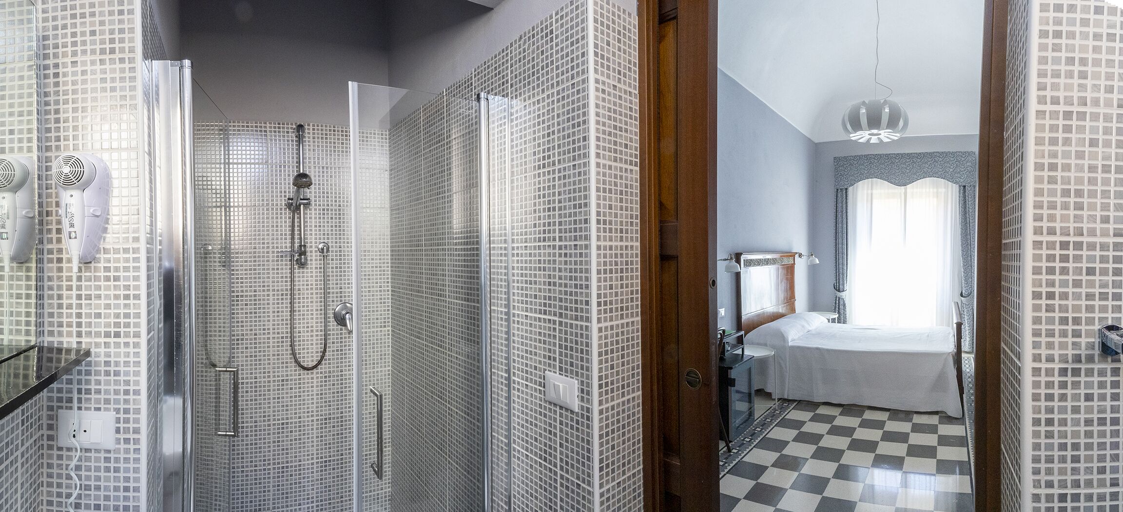 Minibar, wifi gratis y ropa de cama 