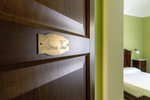 Comfort Room, 1 Double Bed (Verde o Grigia)