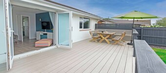 Sandbanks Sleeps 4 Beach Pass & 1 Dog