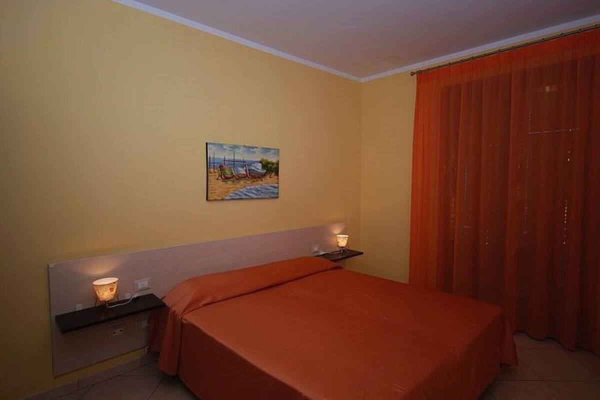 In-room safe, desk, cots/infant beds, free WiFi