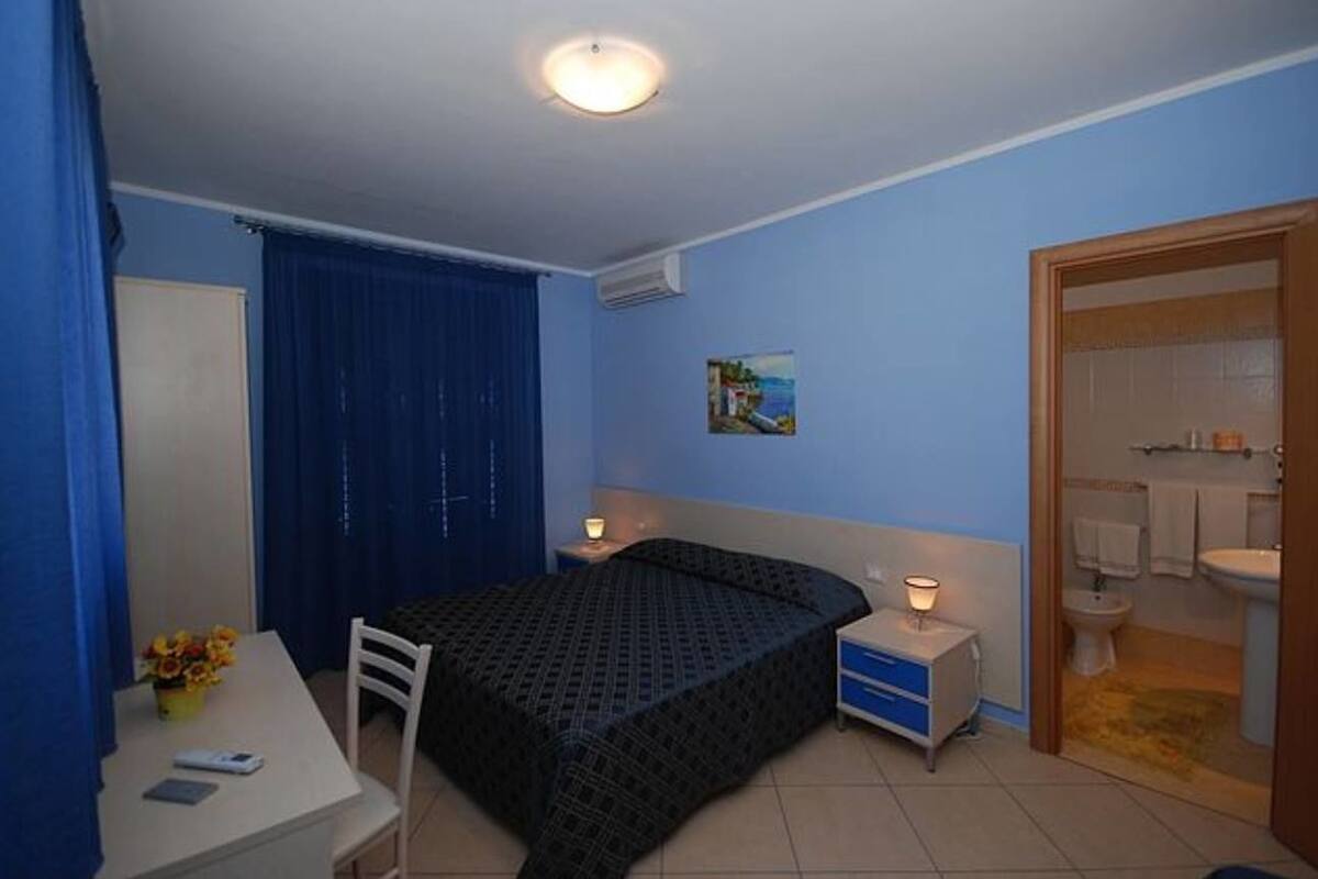 In-room safe, desk, cots/infant beds, free WiFi