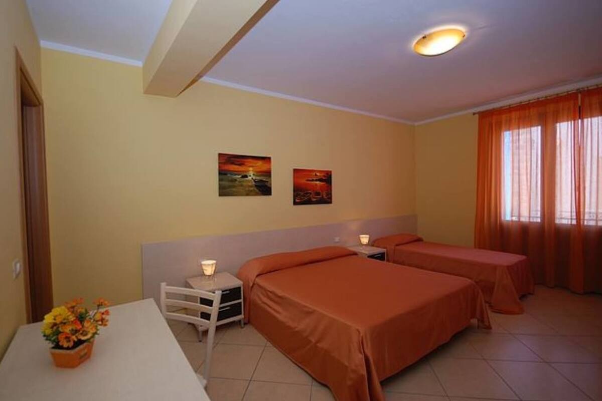 In-room safe, desk, cots/infant beds, free WiFi