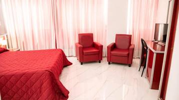 Basic-Doppel- oder -Zweibettzimmer | Minibar, Schreibtisch, Verdunkelungsvorhänge, schallisolierte Zimmer