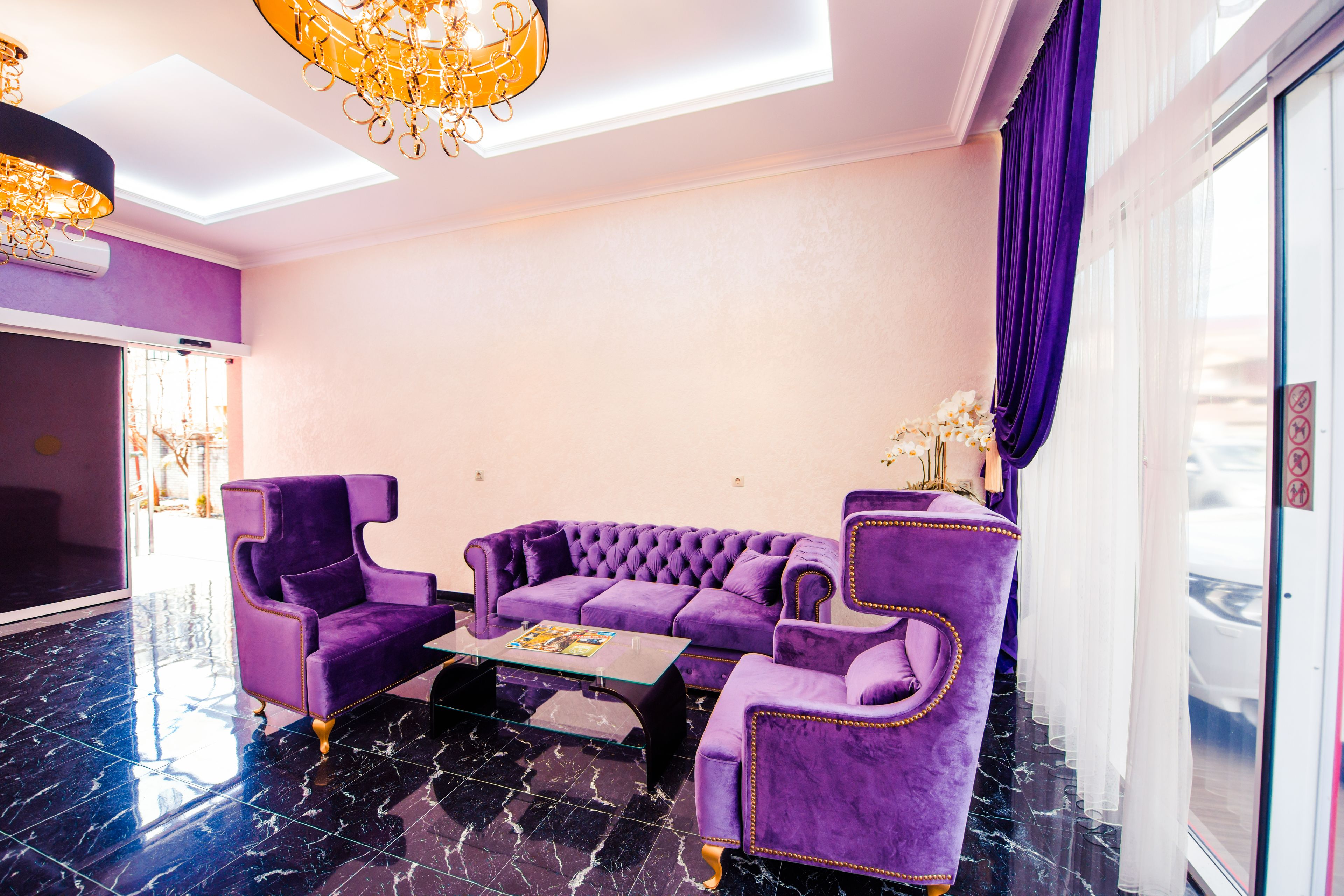 Coin salon dans le hall