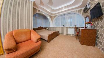 Chambre Triple Supérieure, vue mer | 1 chambre, bureau, Wi-Fi gratuit, draps fournis