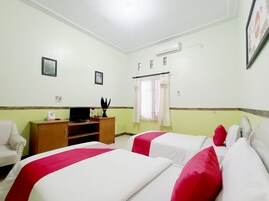 Standard Twin Room, 2 Twin Beds | Free WiFi, bed sheets