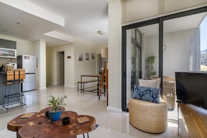 Comfort Apartment, 2 Bedrooms, Non Smoking | 2 bedrooms, desk, iron/ironing board, cribs/infant beds