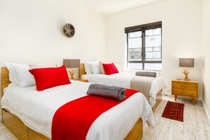 Comfort Apartment, 2 Bedrooms, Non Smoking | 2 bedrooms, desk, iron/ironing board, cots/infant beds - Flatrock 608 (Cape Town)