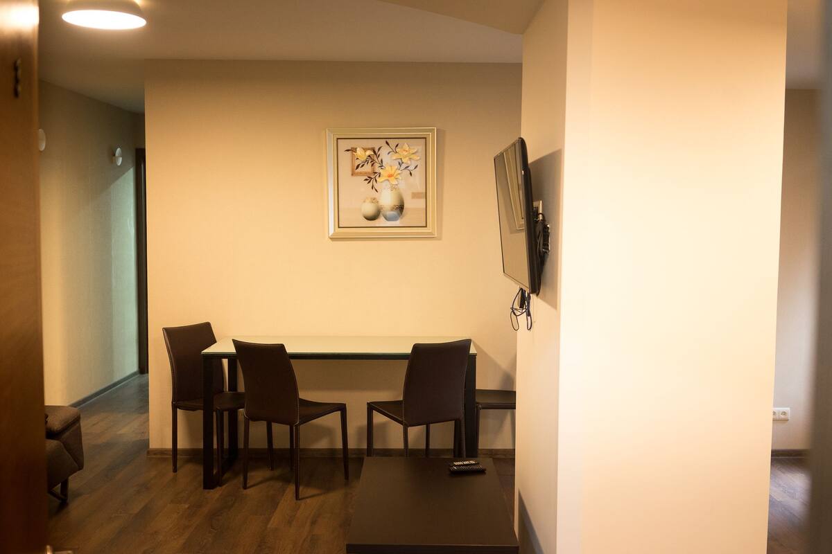 Premium bedding, in-room safe, blackout curtains, soundproofing