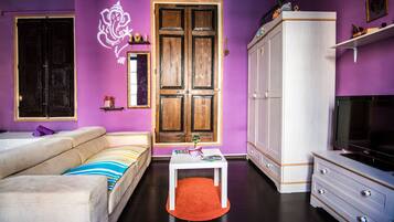 Comfort Triple Room, 3 Twin Beds | Iron/ironing board, free WiFi, bed sheets