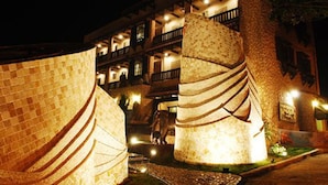 Exterior detail - Oeidolgae Nara (Seogwipo)