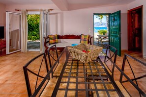 House, 3 Bedrooms, Sea View | Living area