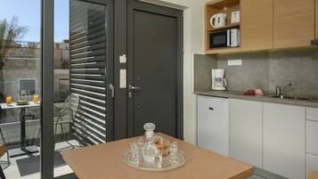 Full-sized fridge, microwave, stovetop, espresso maker