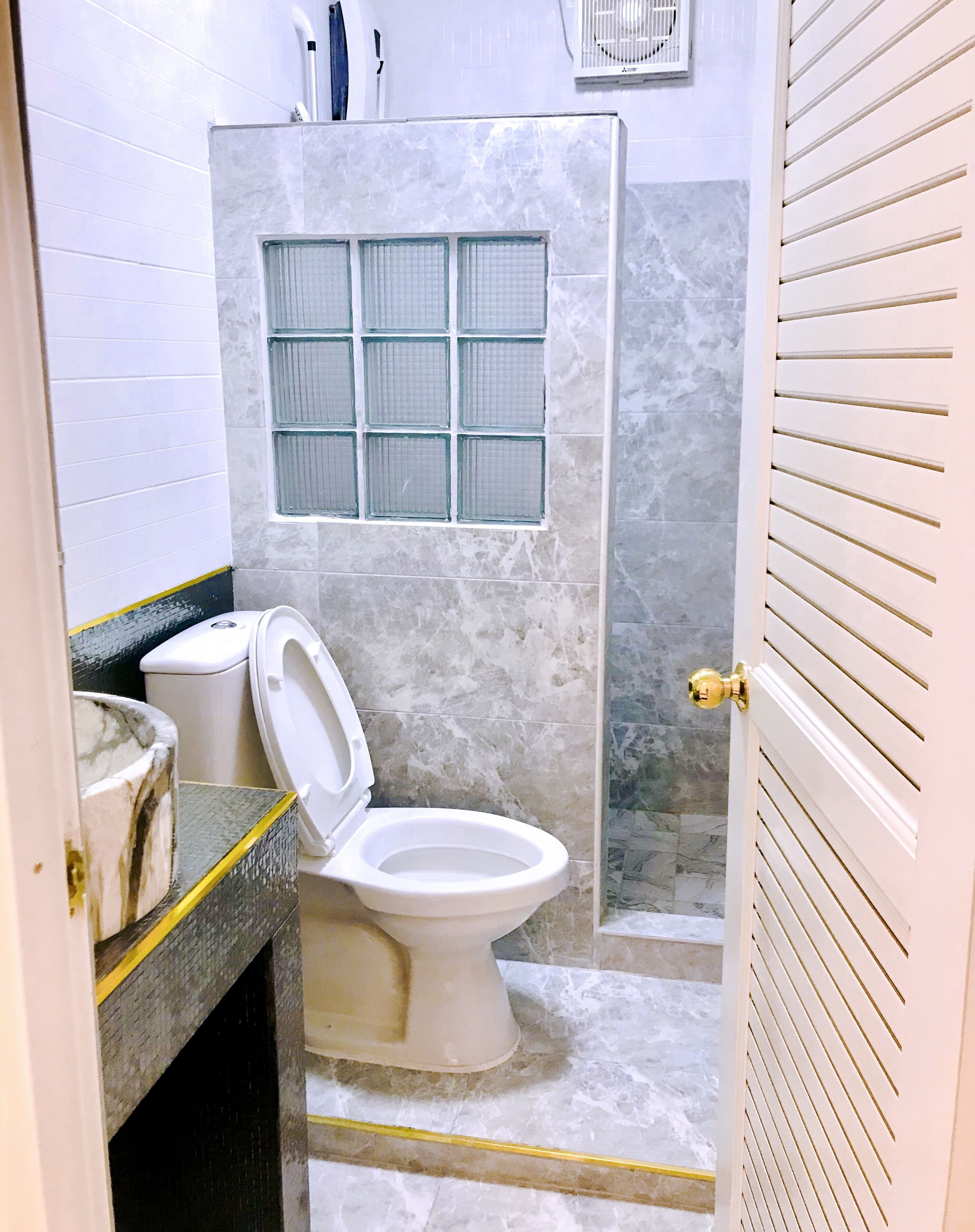Classic Double Room, 1 King Bed | Bathroom | Shower