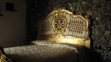 Camera doppia, idromassaggio | Una scrivania, insonorizzazione, Wi-Fi gratuito, lenzuola