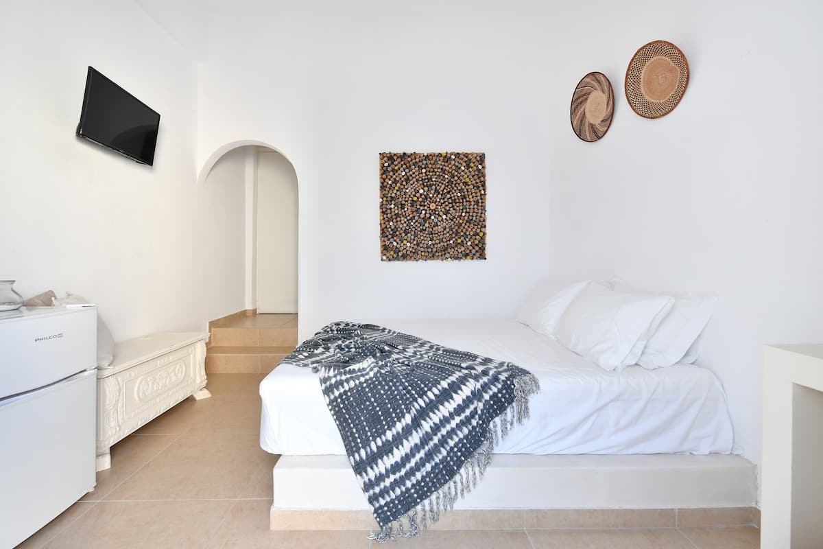 Comfort Apartment, 1 Queen Bed, Annex Building | 1 bedroom, premium bedding, minibar, in-room safe