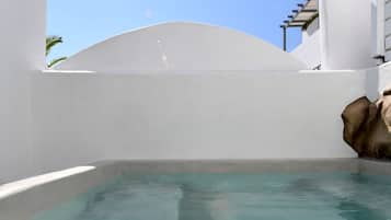 1 bedroom, premium bedding, minibar, in-room safe