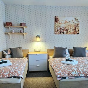 Standard Triple Room, Multiple Beds