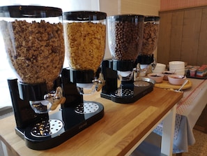 Free daily buffet breakfast  - Penzion Bílá voda (Harrachov)