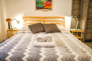 Desk, free cots/infant beds, free WiFi, bed sheets