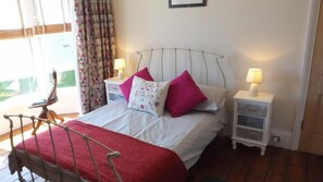House (4 Bedrooms) | 4 bedrooms, individually decorated, individually furnished, free WiFi