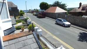 Property grounds - Queens Parade 4 (Tenby)