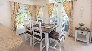 Dining - Seacroft (Narberth)