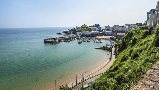 Unclassified image, 1 of 25, button - Victoria Street 34, Flat 3 (Tenby)