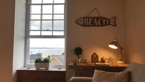 Living area - Sea La Vie (Tenby)