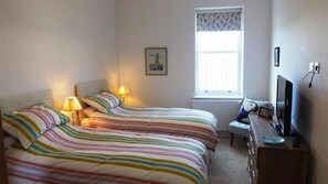 House (3 Bedrooms) | 3 bedrooms