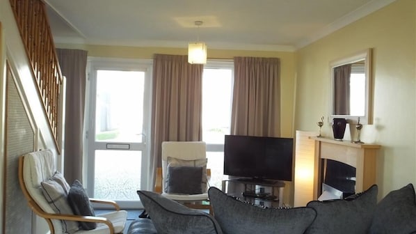 TV, fireplace, DVD player