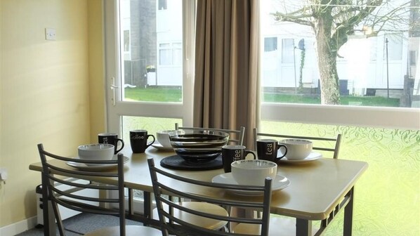 Dining - Sea Gem, Freshwater Bay 172 (Pembroke)