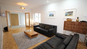 TV - Sundown Cottage (Saundersfoot)