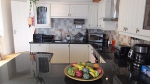 Unclassified image, 5 of 21, button - Paragon House 2 (Tenby)