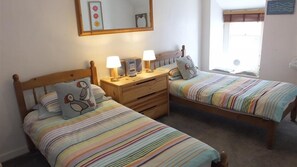 4 bedrooms - China Cottage (Tenby)