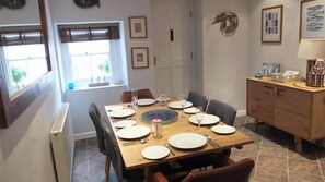 Dining - China Cottage (Tenby)