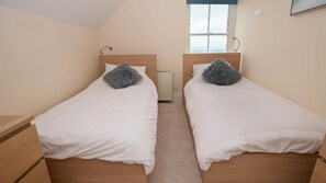 2 bedrooms - Northcliffe House 4 (Tenby)