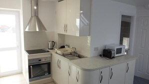 Fridge, microwave, oven - St Julian's View (Tenby)