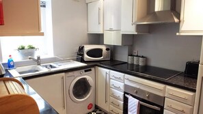 Frigorifero, microonde, forno, freezer