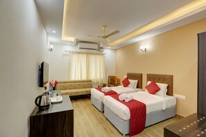 In-room safe, individually furnished, desk, laptop workspace - Windsor Castle Inn (Bengaluru)