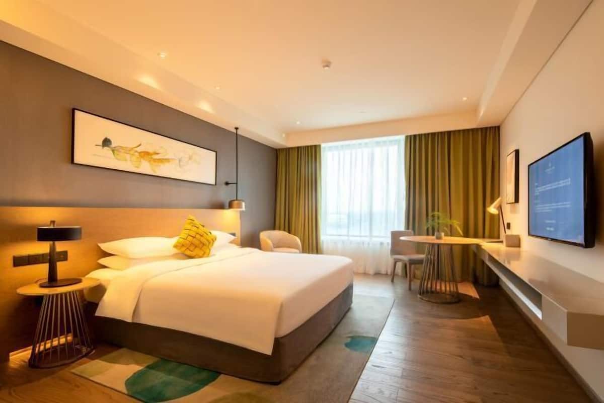 Blackout curtains, rollaway beds, free WiFi