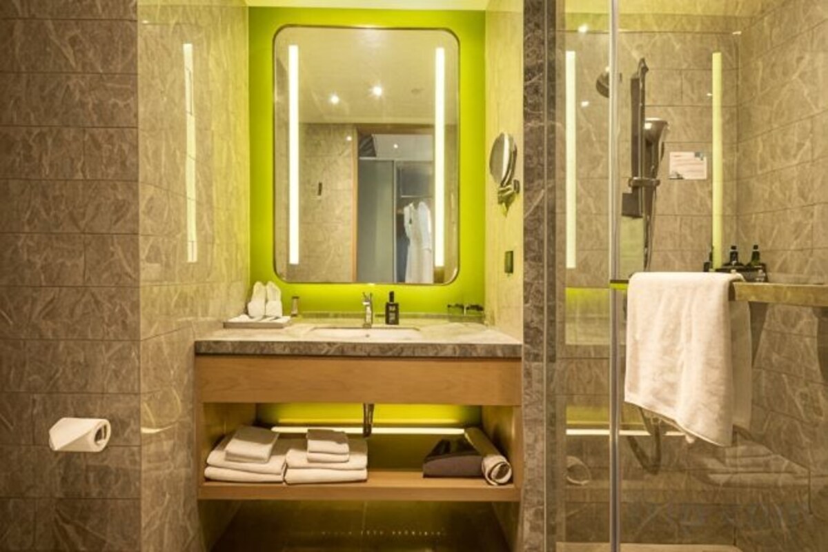 Baño | Amenidades de baño gratuitas, secadora de cabello, pantuflas 