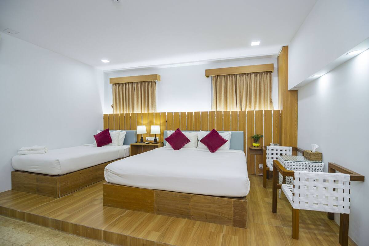 triple room | 1 bedroom, minibar, desk, blackout curtains