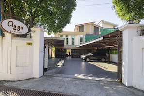 Property entrance - Agga@9mile Hotel (Yangon)