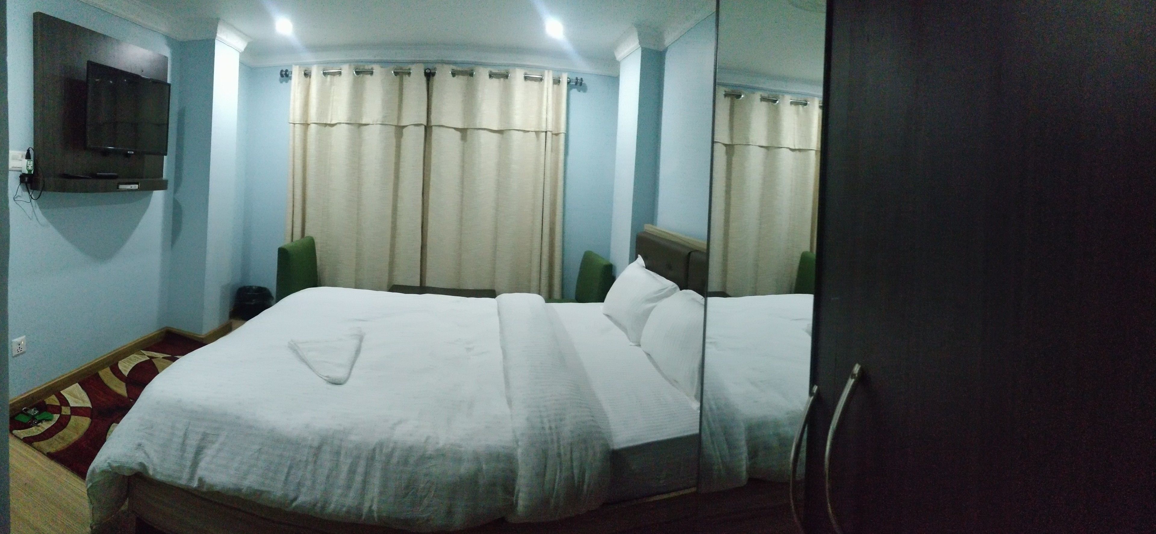 deluxe double room | blackout curtains, iron/ironing board, free wifi, bed sheets