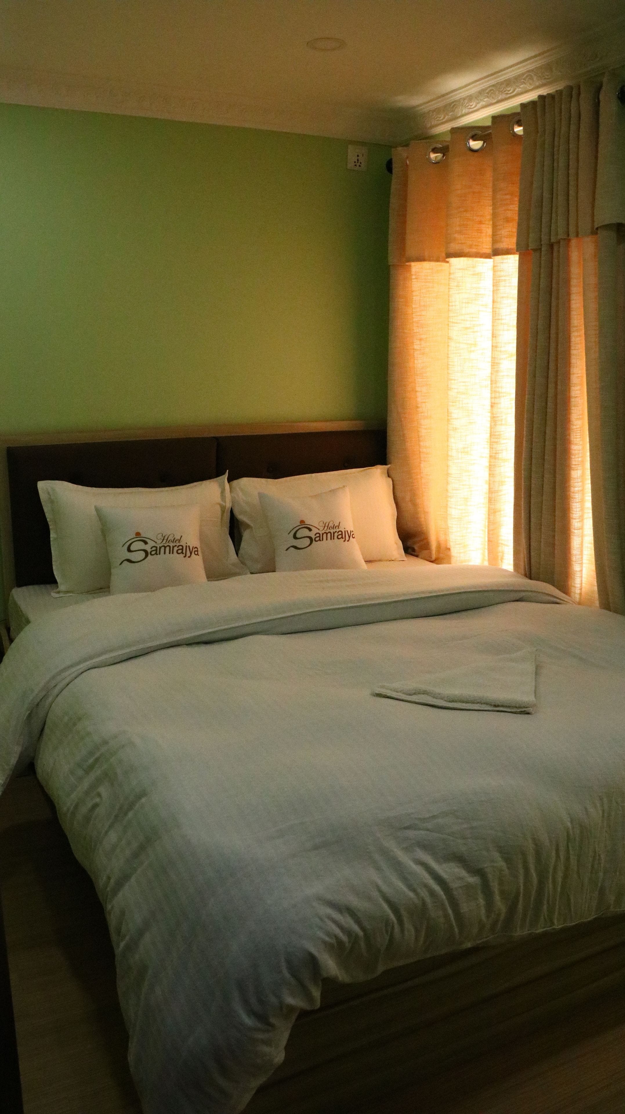 standard double or twin room | blackout curtains, iron/ironing board, free wifi, bed sheets