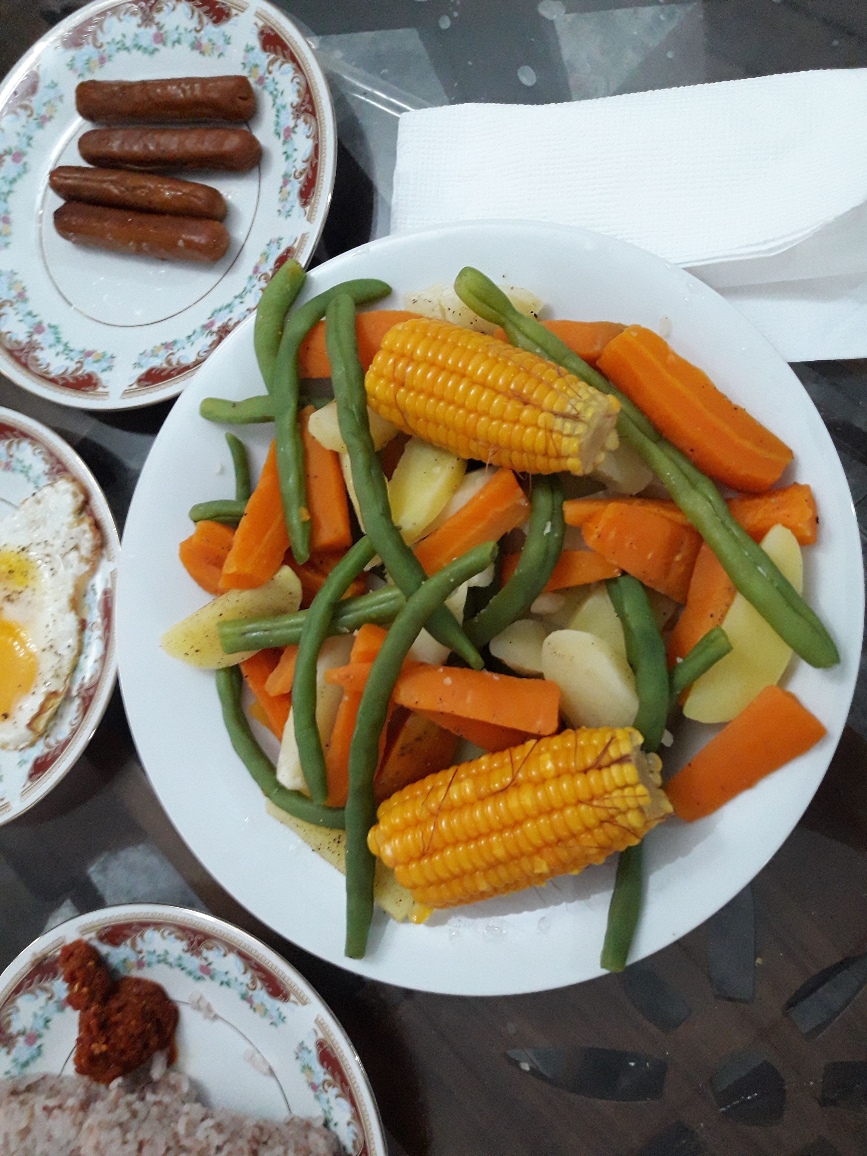 Daily local cuisine breakfast for a fee
